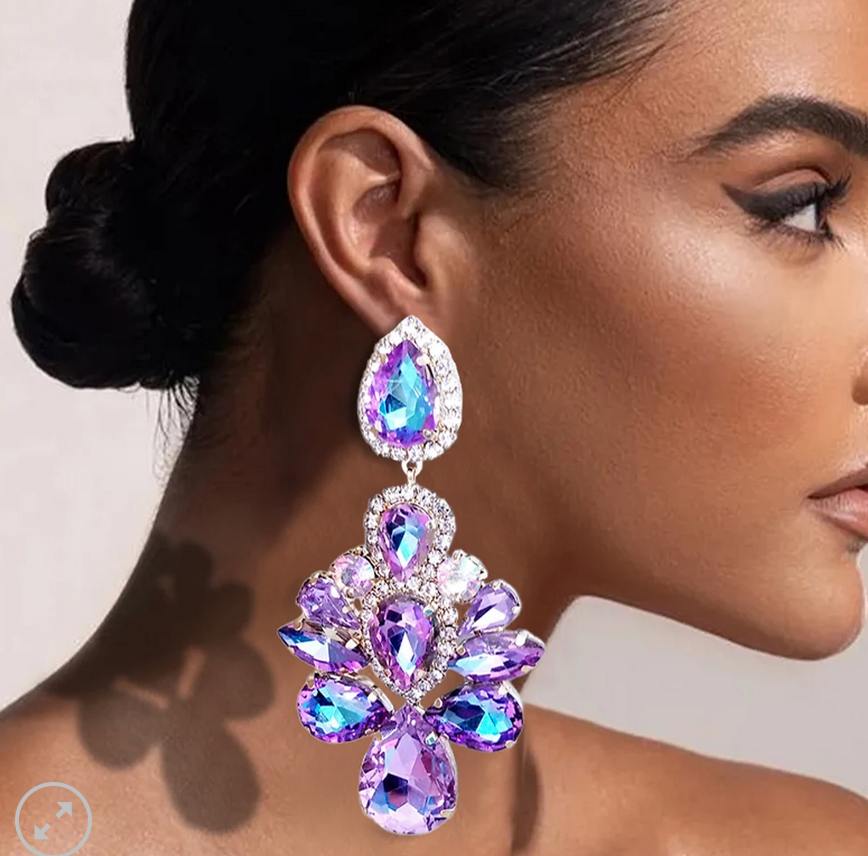 Pageant Earrings: How To Choose The Perfect Color